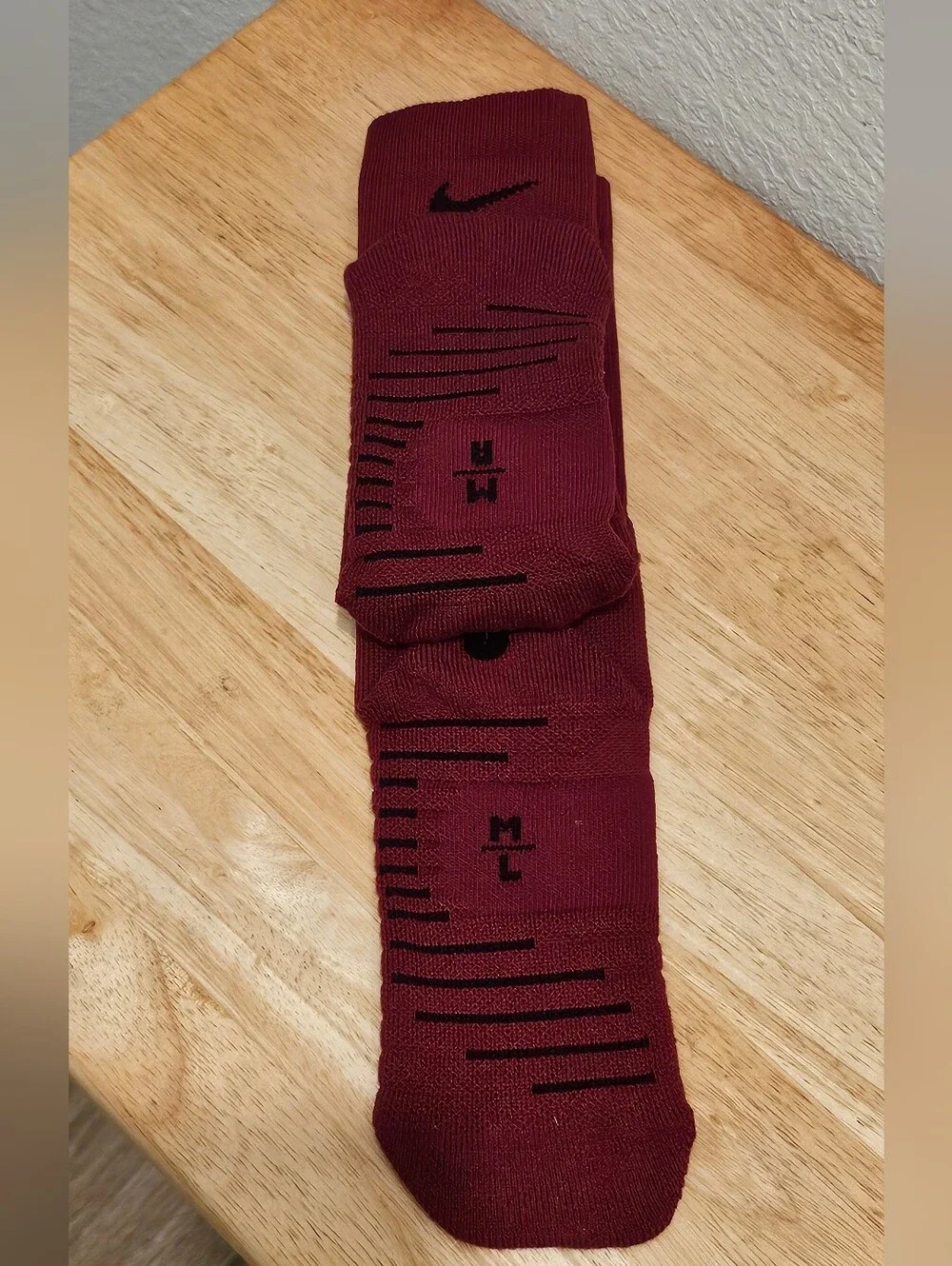Nike Vapor Football Crew Socks Maroon w/Black Logo Medium NWOT